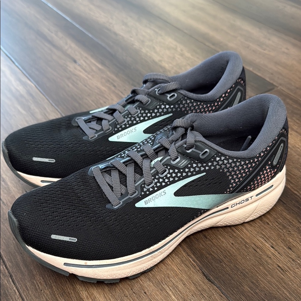 Brooks Women's Black Running Shoes
